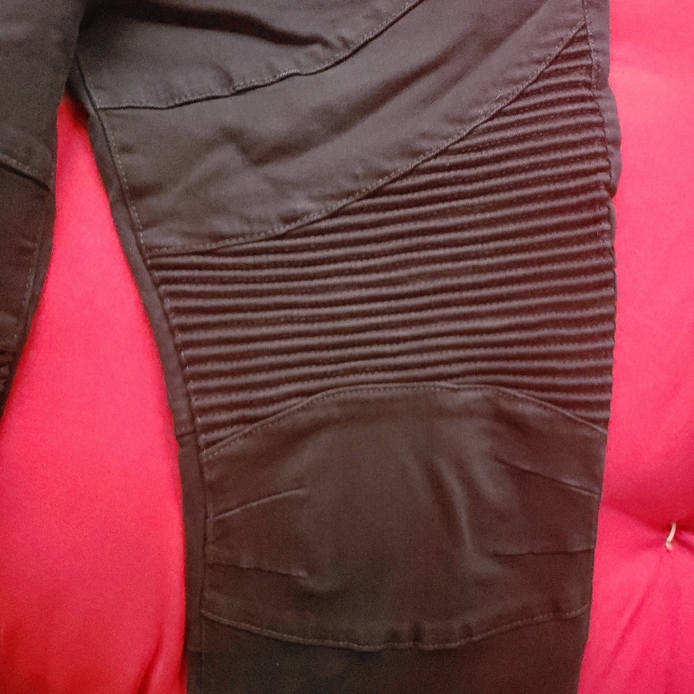 True Religion Jeans (New w/ tags attached) - Picture 2 of 7